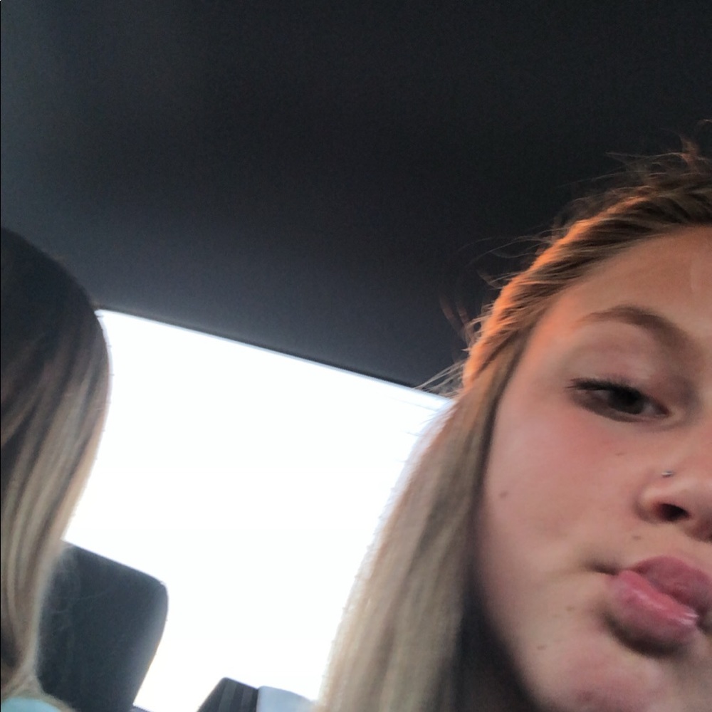 Meet your Posher, Caylin